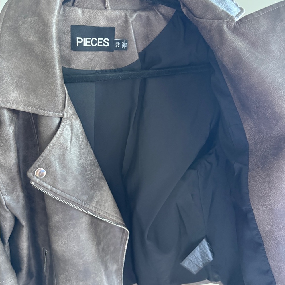 PIECES Faux-Leather Moto Jacket Faded Brown - Chicory Root - Picture 3 of 4